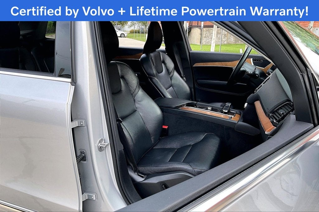 2024 Volvo XC90 B5 Plus