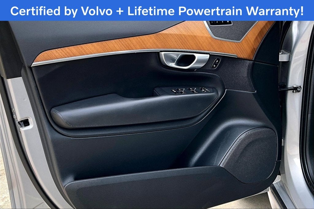 2024 Volvo XC90 B5 Plus