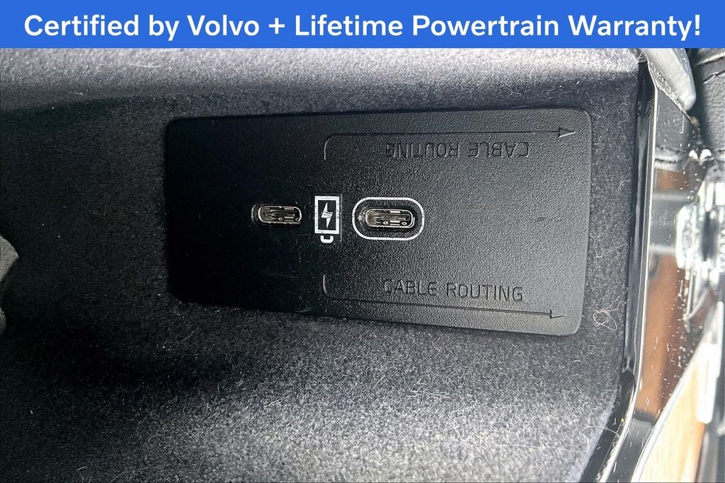 2023 Volvo XC90 B5 Plus