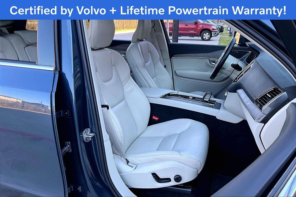 2023 Volvo XC90 B5 Plus