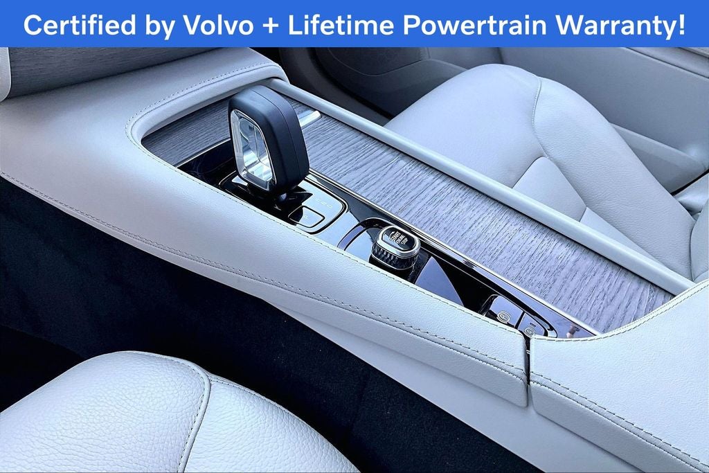 2023 Volvo XC90 B5 Plus