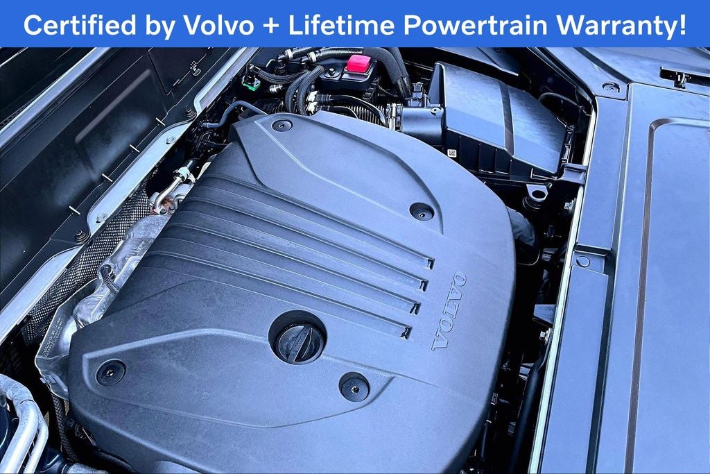 2023 Volvo XC90 B5 Plus