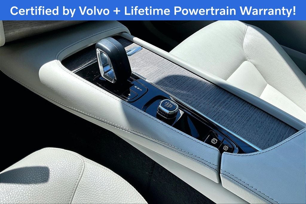 2023 Volvo XC90 B5 Plus