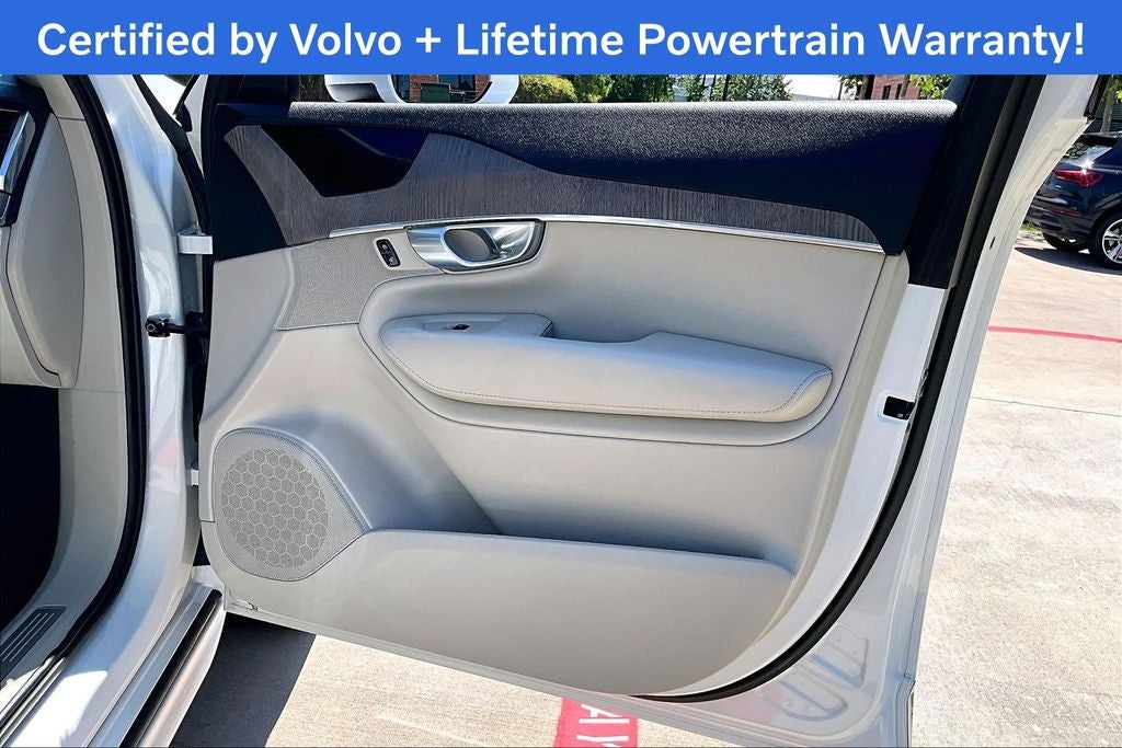 2023 Volvo XC90 B5 Plus