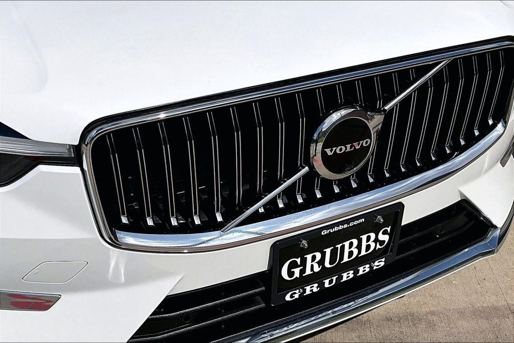 2023 Volvo XC60 B5 Ultimate Bright Theme