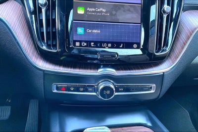 2023 Volvo XC60 B5 Ultimate Bright Theme