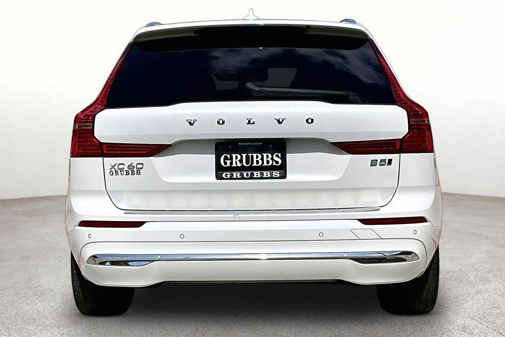 2023 Volvo XC60 B5 Ultimate Bright Theme