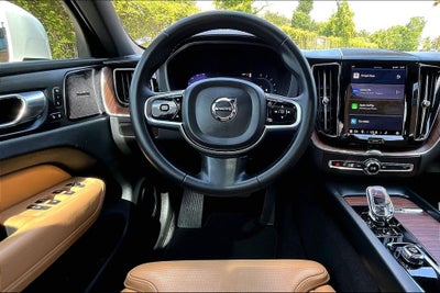 2023 Volvo XC60 B5 Ultimate Bright Theme