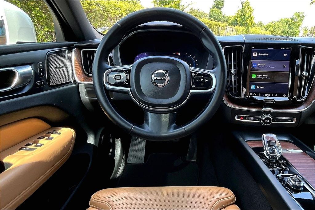 2023 Volvo XC60 B5 Ultimate Bright Theme