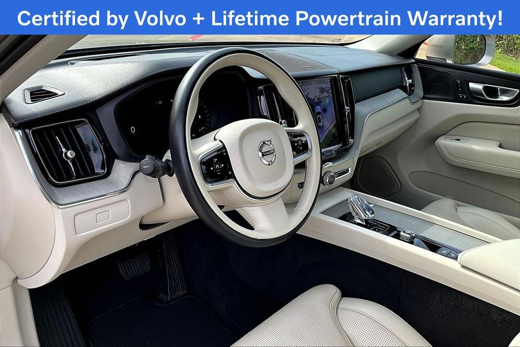 2023 Volvo XC60 B5 Ultimate Bright Theme