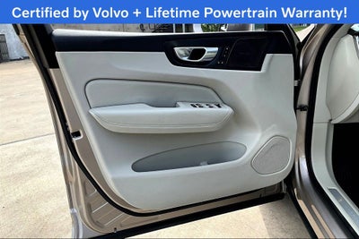 2023 Volvo XC60 B5 Ultimate Bright Theme