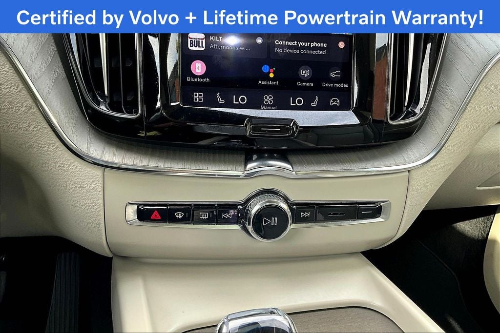 2023 Volvo XC60 B5 Ultimate Bright Theme