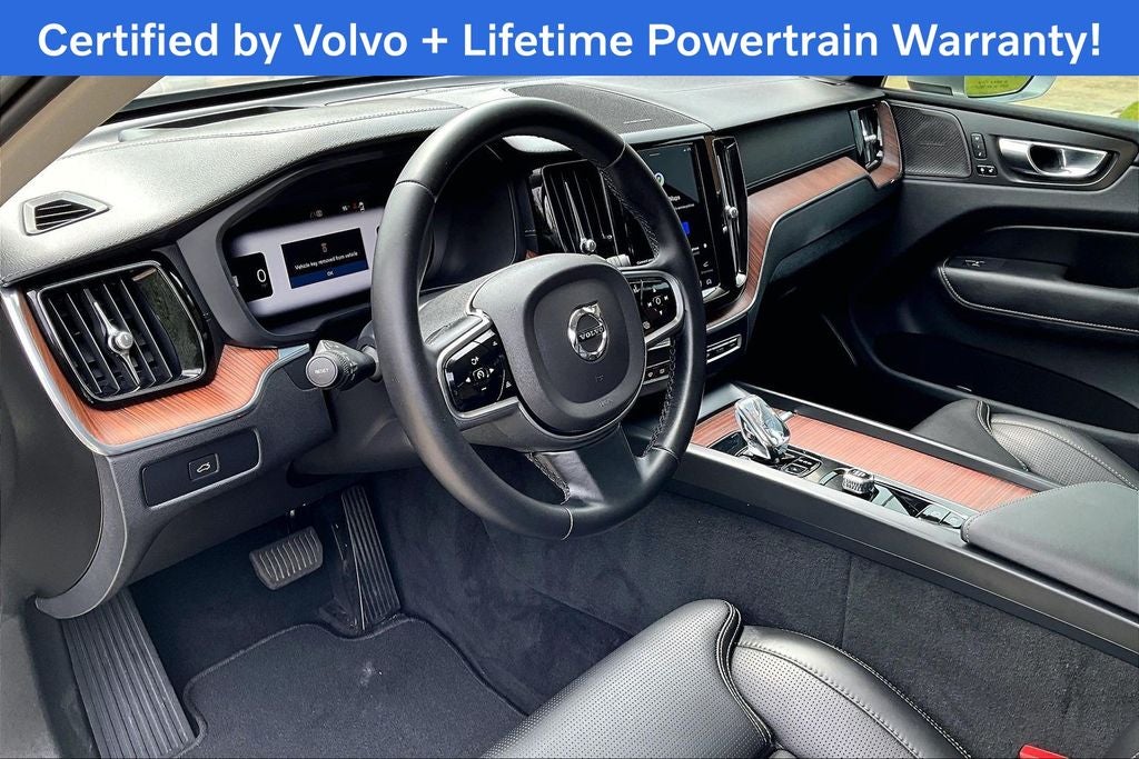 2023 Volvo XC60 B5 Ultimate Bright Theme