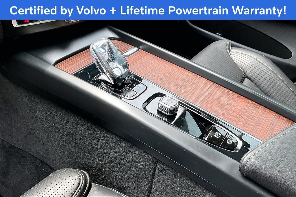2023 Volvo XC60 B5 Ultimate Bright Theme