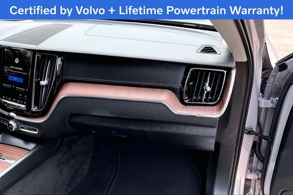 2023 Volvo XC60 B5 Ultimate Bright Theme