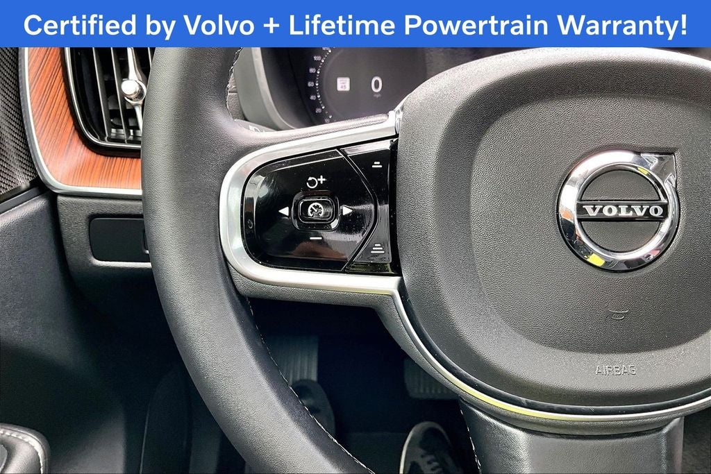 2023 Volvo XC60 B5 Ultimate Bright Theme