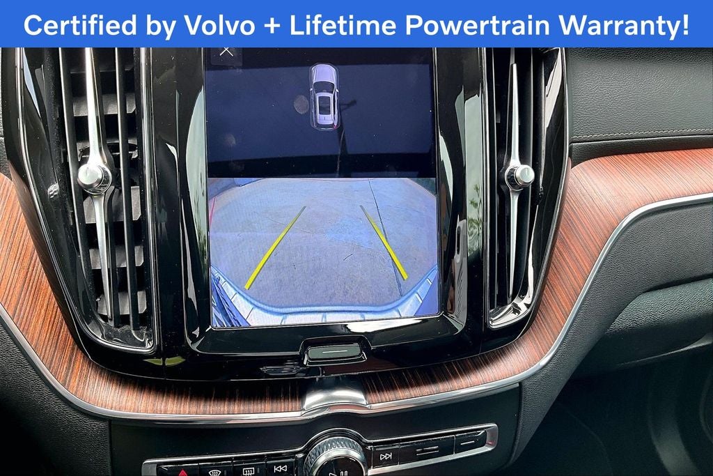2023 Volvo XC60 B5 Ultimate Bright Theme