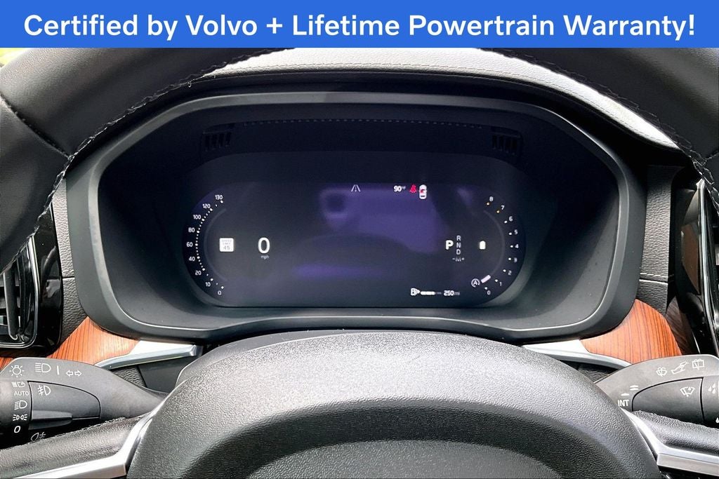 2023 Volvo XC60 B5 Ultimate Bright Theme
