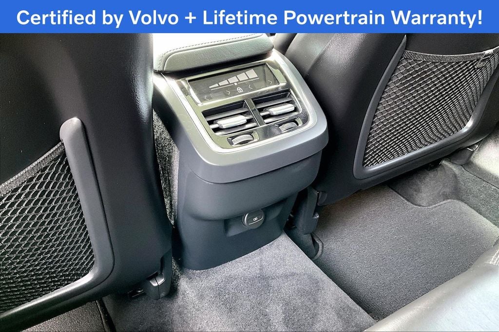 2023 Volvo XC60 B5 Ultimate Bright Theme