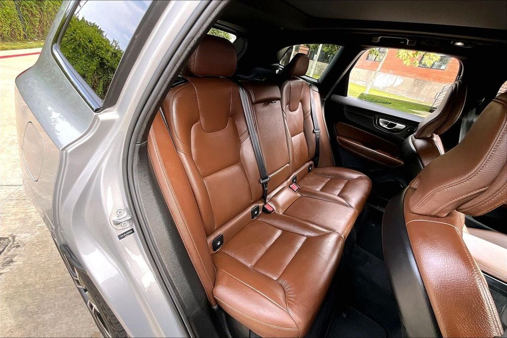 2024 Volvo XC60 B5 Plus Dark Theme