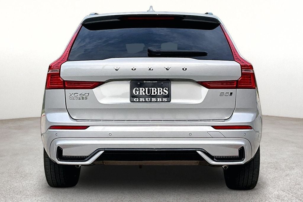 2024 Volvo XC60 B5 Plus Dark Theme