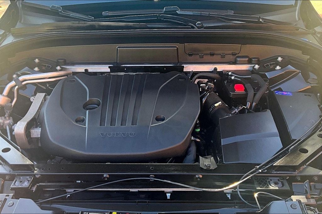 2024 Volvo XC60 B5 Plus Dark Theme