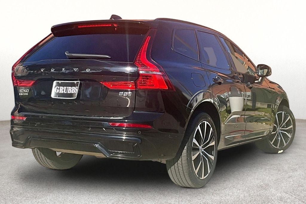 2024 Volvo XC60 B5 Plus Dark Theme