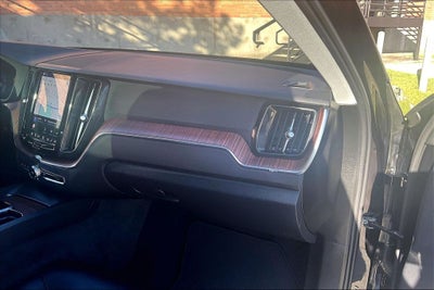 2024 Volvo XC60 B5 Plus Dark Theme