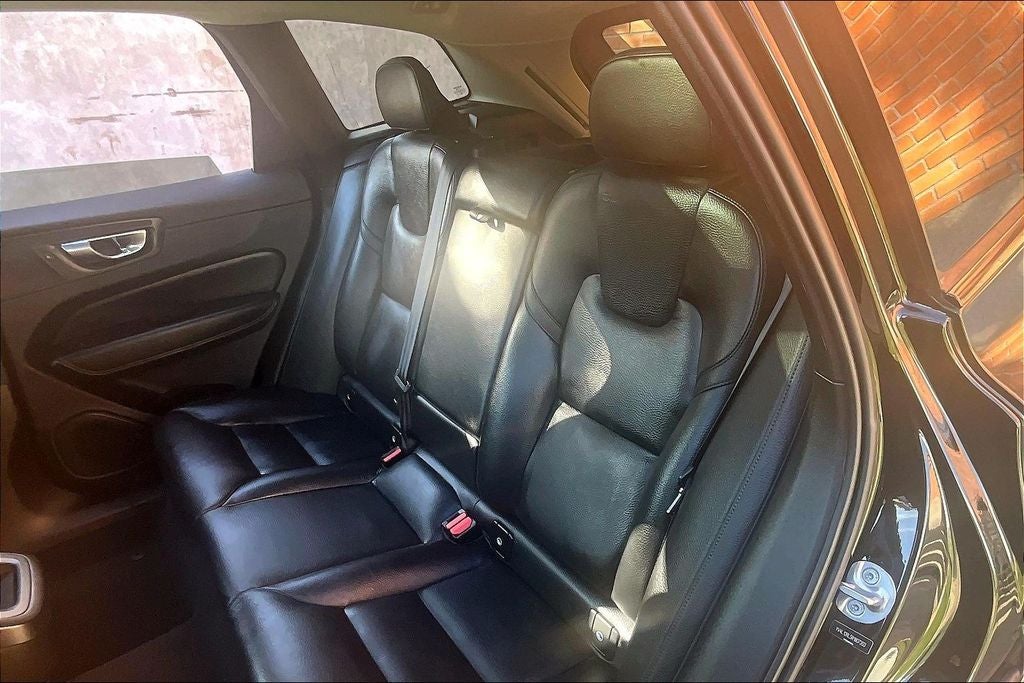 2024 Volvo XC60 B5 Plus Dark Theme