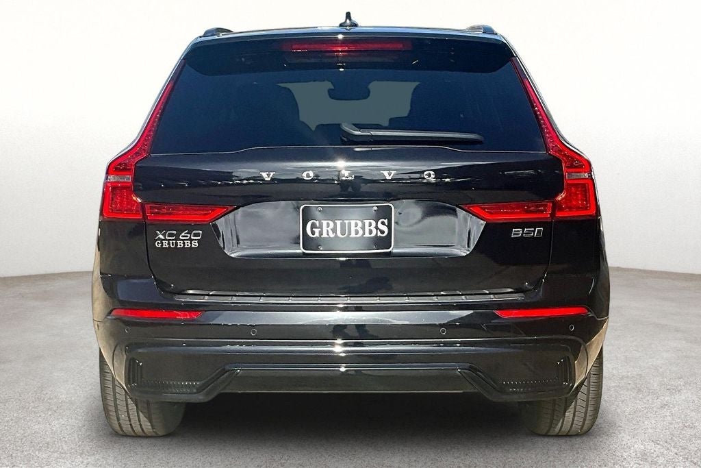 2024 Volvo XC60 B5 Plus Dark Theme