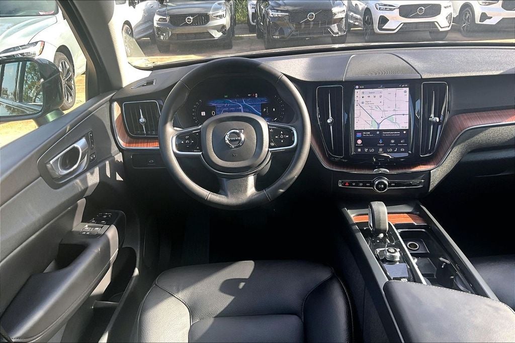 2024 Volvo XC60 B5 Plus Dark Theme