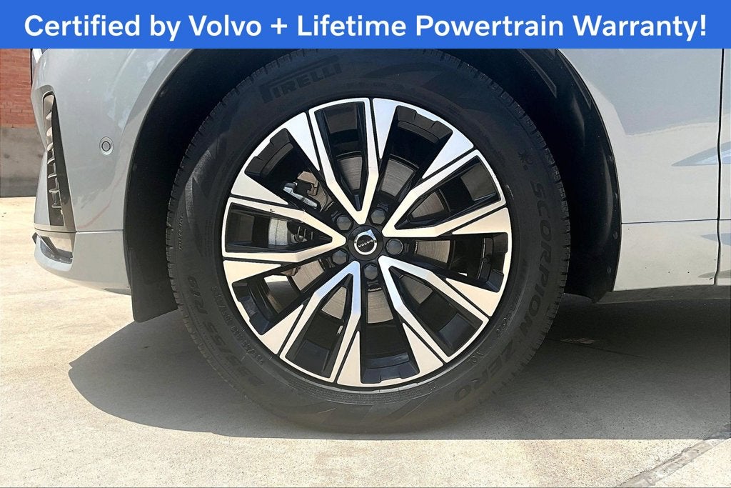 2024 Volvo XC60 B5 Plus Dark Theme