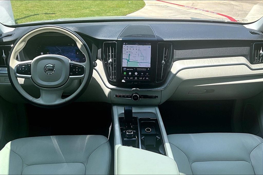 2024 Volvo XC60 B5 Plus Dark Theme