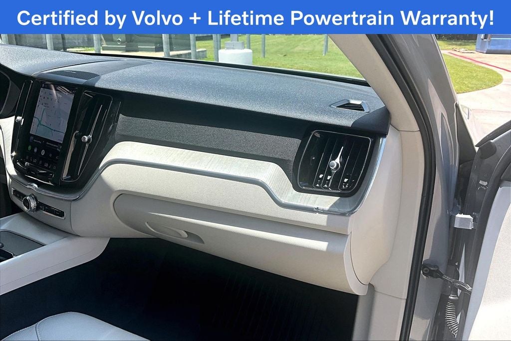 2024 Volvo XC60 B5 Plus Dark Theme