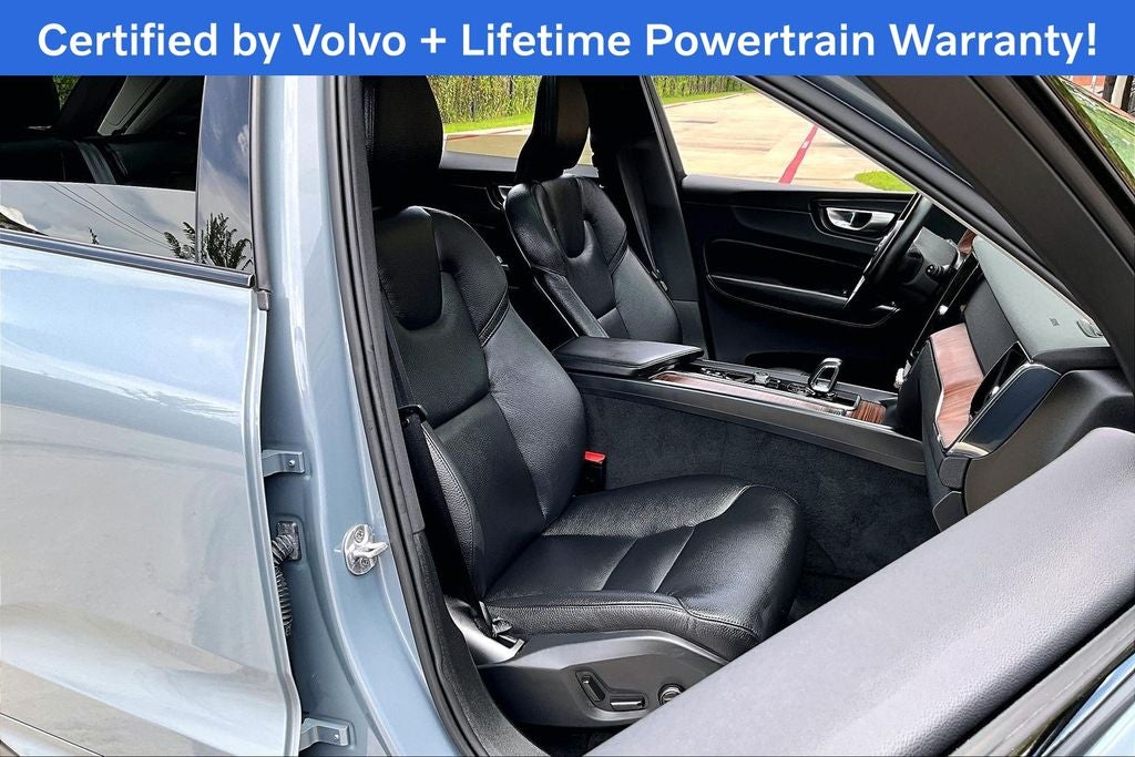 2024 Volvo XC60 B5 Plus Dark Theme