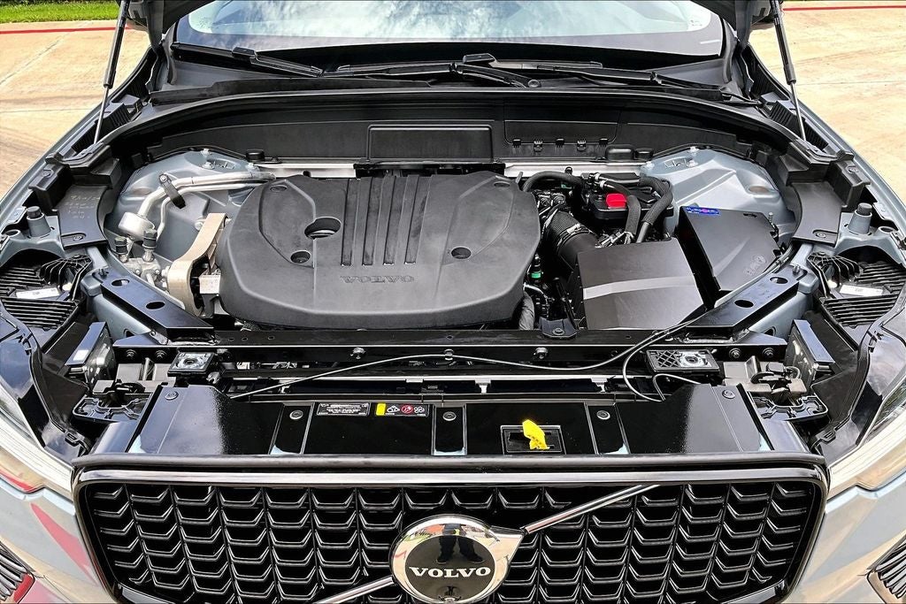 2024 Volvo XC60 B5 Plus Dark Theme