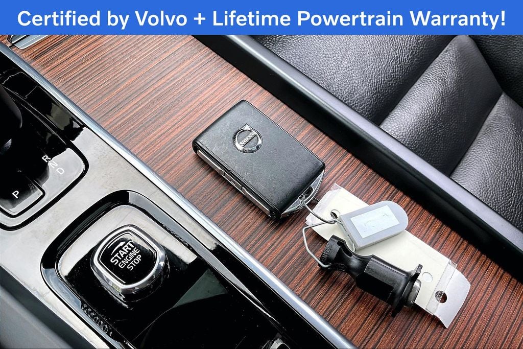 2024 Volvo XC60 B5 Plus Dark Theme