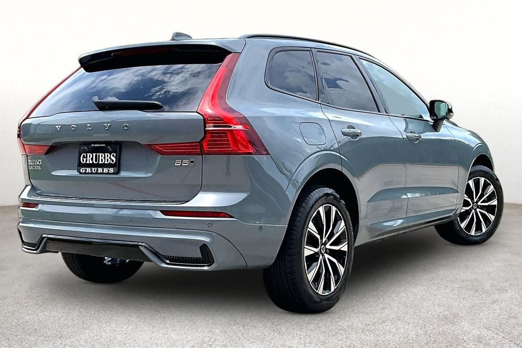 2024 Volvo XC60 B5 Plus Dark Theme