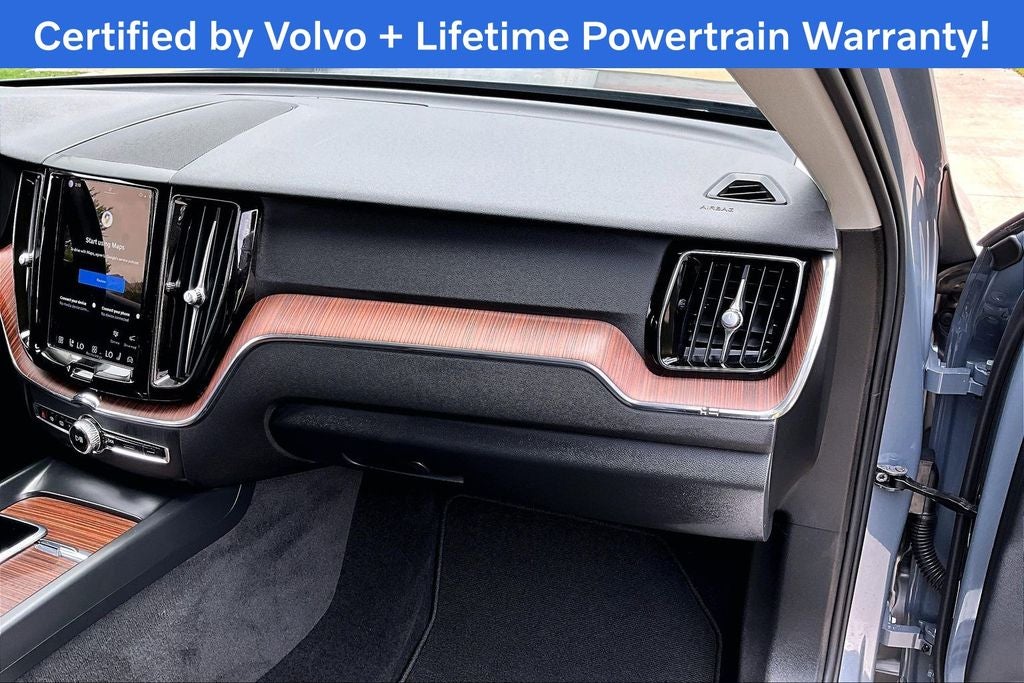 2024 Volvo XC60 B5 Plus Dark Theme