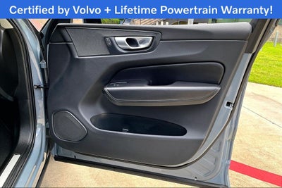 2024 Volvo XC60 B5 Plus Dark Theme