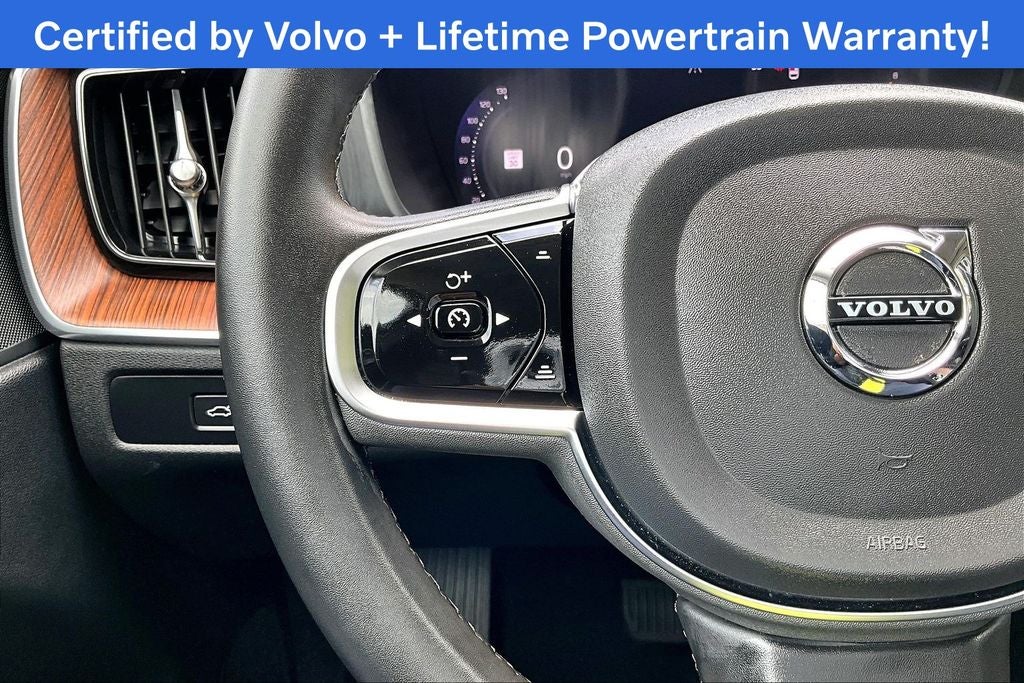2024 Volvo XC60 B5 Plus Dark Theme