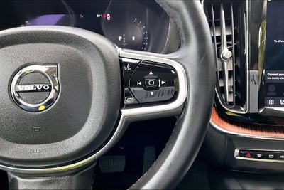 2024 Volvo XC60 B5 Plus Dark Theme