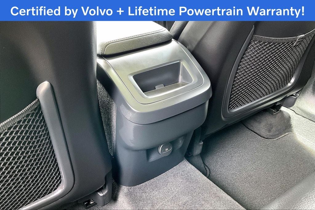 2024 Volvo XC60 B5 Plus Dark Theme