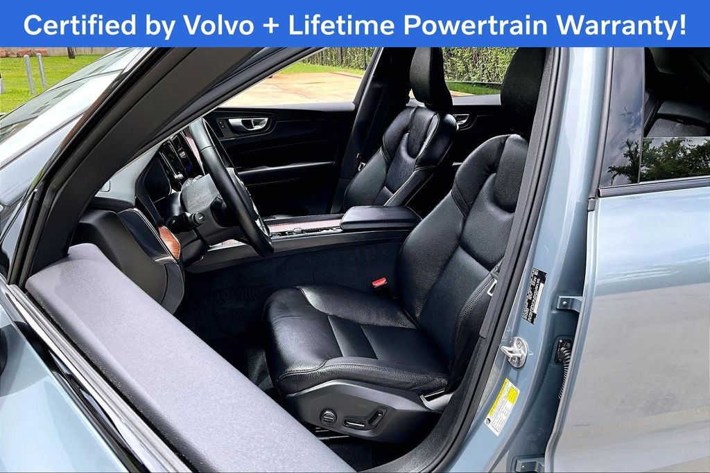 2024 Volvo XC60 B5 Plus Dark Theme