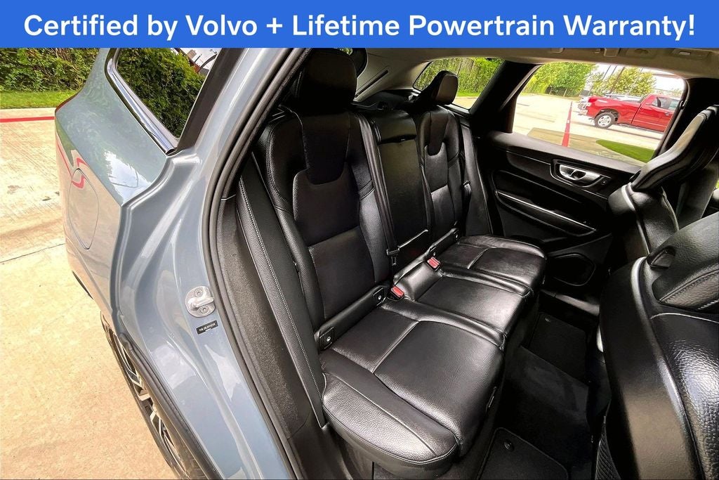 2024 Volvo XC60 B5 Plus Dark Theme