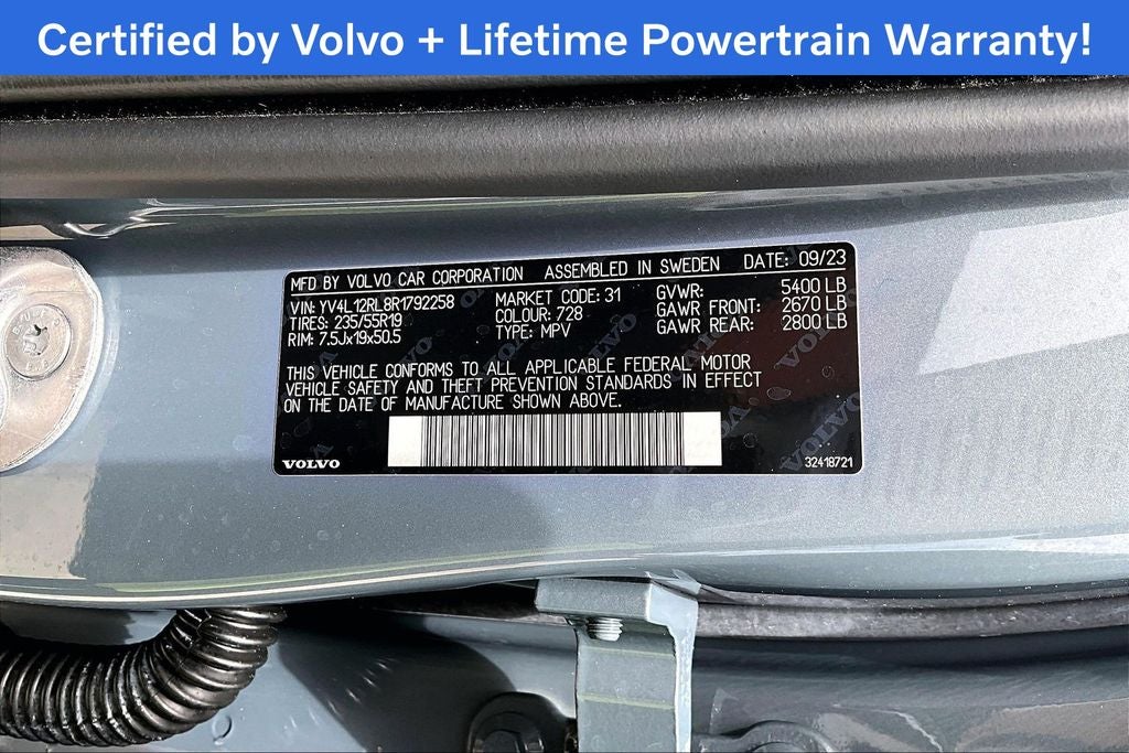 2024 Volvo XC60 B5 Plus Dark Theme