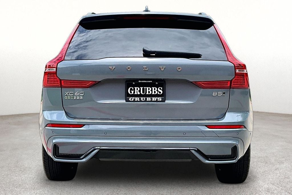 2024 Volvo XC60 B5 Plus Dark Theme