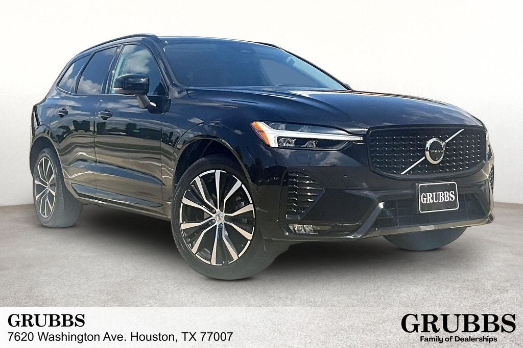 2024 Volvo XC60 B5 Ultimate Dark Theme