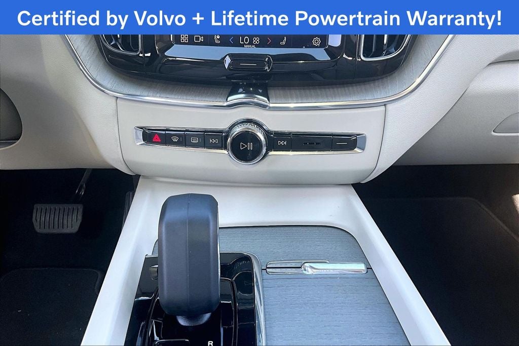 2023 Volvo XC60 B5 Plus Bright Theme