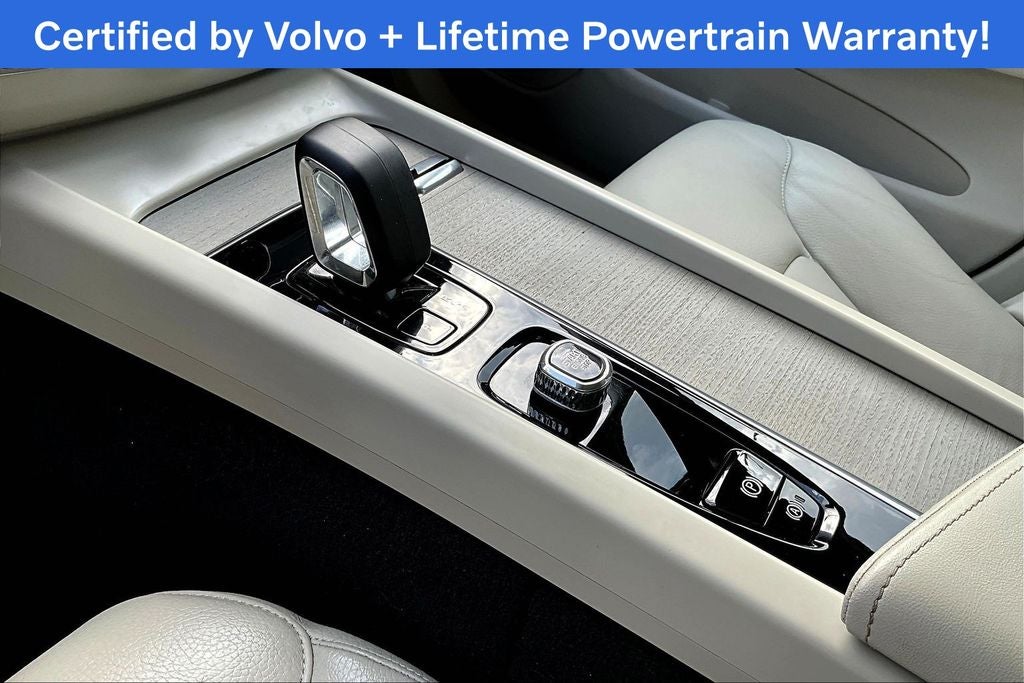 2023 Volvo XC60 B5 Plus Bright Theme